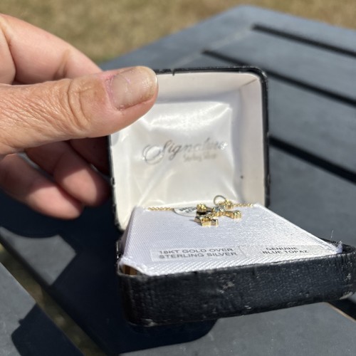 Collar Cruz Firma 18" Dec Piedra Natal Topacio-Oro 18KT Sobre Plata de Ley - Imagen 3 de 11