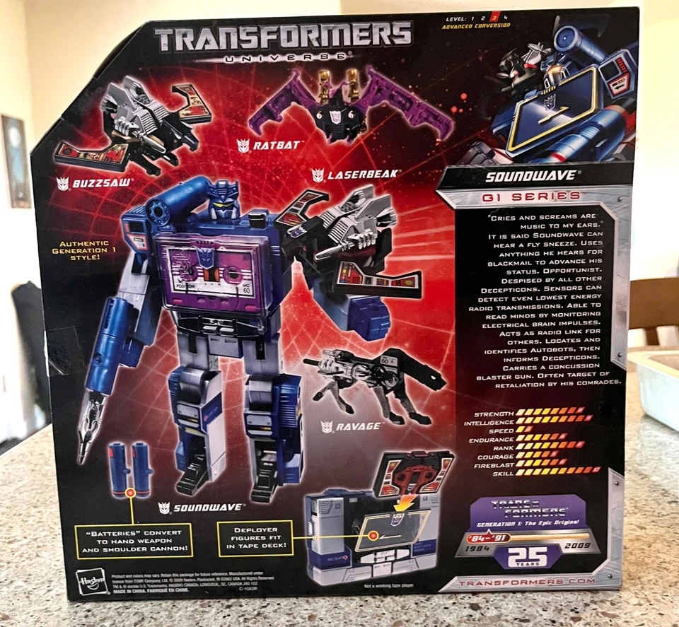 Transformers Universe 25 Years SDCC 2009 Exclusive Soundwave  New Factory Sealed - Image 2 of 4