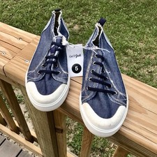 NWT Big Girls Cat  Jack Blue Tennis Shoes Size 5