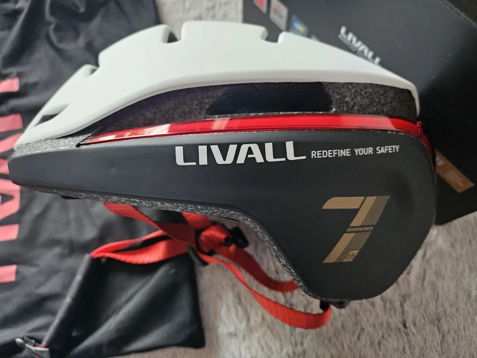 Livall EVO21 Smart Fahrradhelm, Weiß, Größe 54-58 cm - Bild 3 von 4