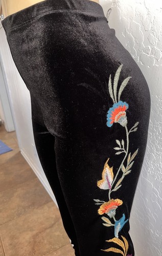 138 $ Johnny Was JWLA Sidonia Leggings schwarz Samt Blumen bestickt - L passt XL