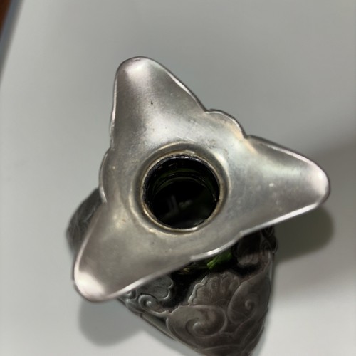 Antica bottiglia in vetro 1920 VERDE DANESE con disegno UVA PELTRO sovrapposizione DECANTER - Foto 8 di 9
