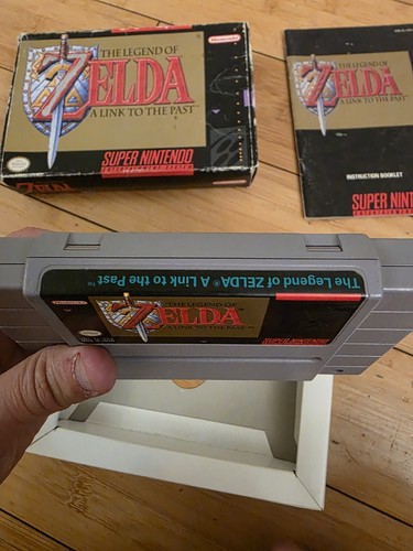 Zelda A Link to the Past CIB w Game Cartridge, Box, Manuals Nintendo SNES Tested - Picture 4 of 18