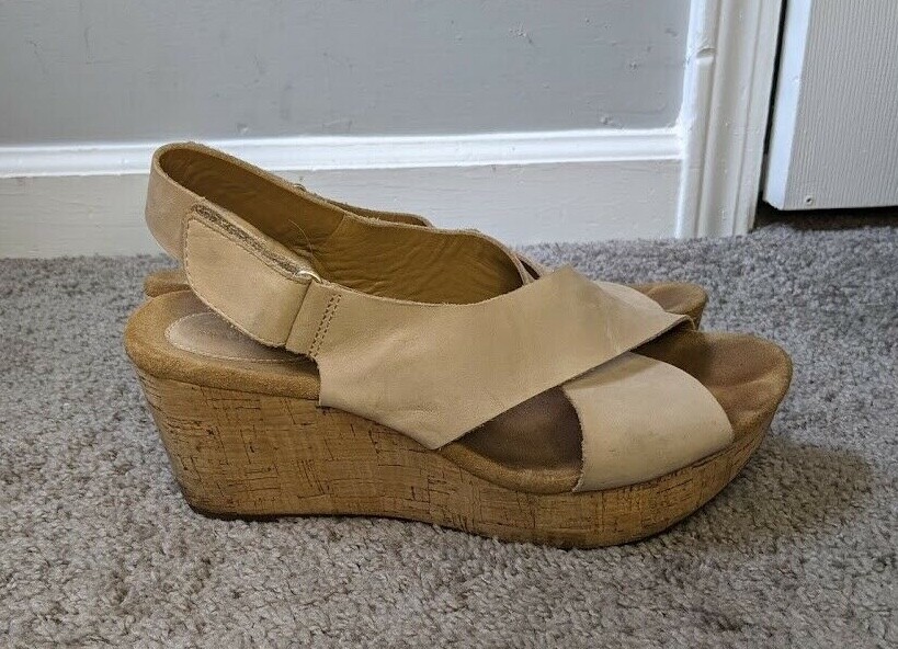 Clarks women s caslynn shae top wedge sandal