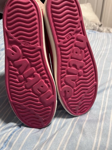Native Shoes Hot Pink And White. Size J3. VGUC Boys/girls - Picture 4 of 4