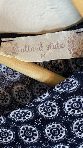 Altar’d State Boho-Bluse Damen schwarz Print Langarm Häkelrücken Oberteil M - Bild 3 von 5