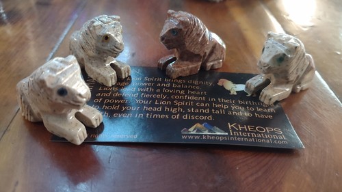 Piedra Dolomita Natural Tallada 1.25" Espíritu Animal León Coraje - Imagen 1 de 3