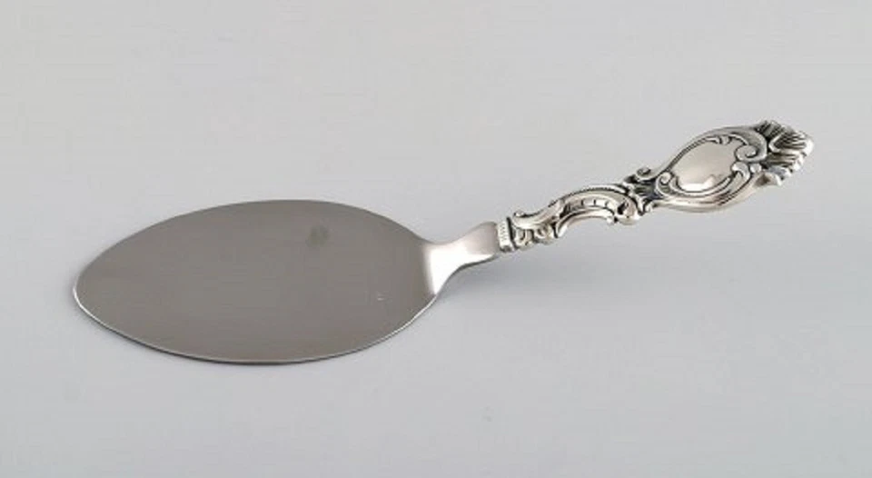 Platero danés. Cinco piezas para servir en plata (830). Estilo rococó, años 40 Foto 3 de 4