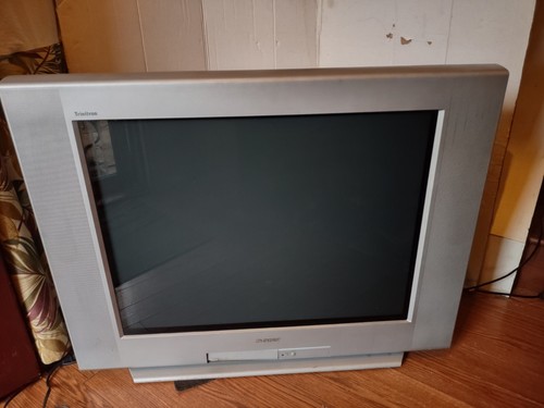 Sony Trinitron KV-32FS100 32” CRT TV RetroGaming Television With Remote - Picture 2 of 14
