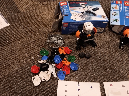 Lego 3544 / (2) 10127 Hockey Player Parts & Pieces  See Pictures! - Picture 3 of 9