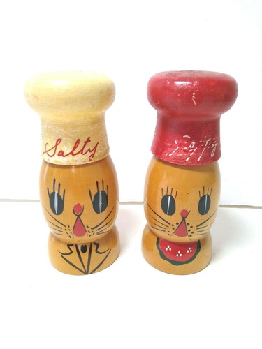 Vintage Mid Century Chase Peppy & Salty 5" Wooden Figural Salt & Pepper Shakers - Picture 8 of 12