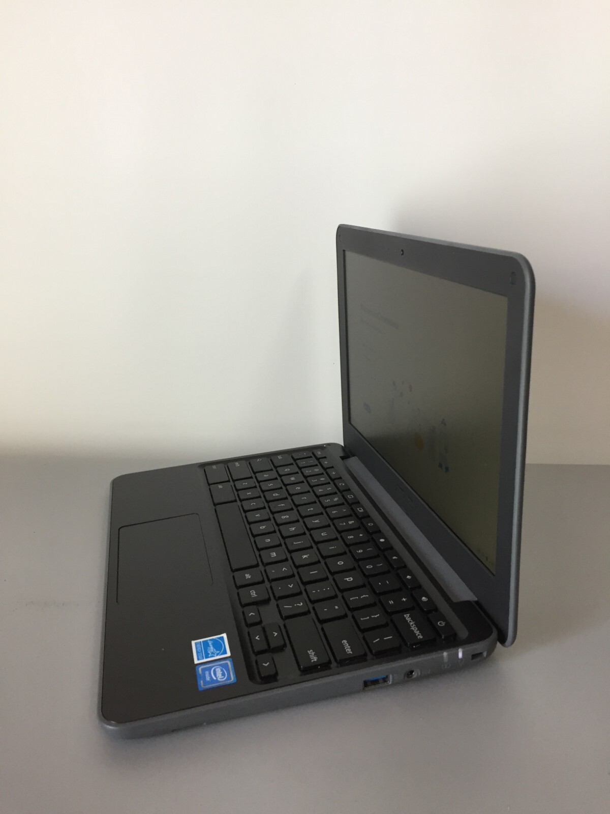Asus C202S Chromebooks Celeron N3060 1.6GHZ, 16GB SSD, 4GB RAM - Picture 3 of 6