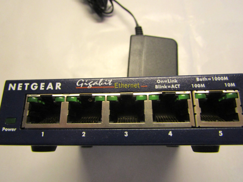 Netgear ProSafe GS105P 5-Port Gigabit Ethernet Switch - Picture 4 of 6