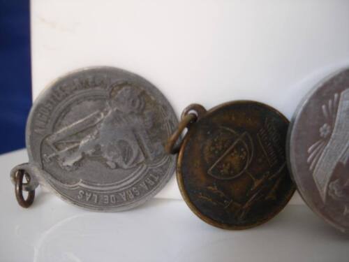 Lote 13 medallas religiosas y 2 extras. Aluminio, Bronce y metal. Vírgenes. SXIX - Imagen 2 de 12