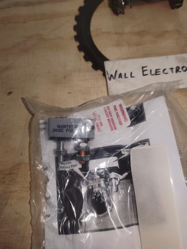 Shortstop 24VDC 15A Circuit Breaker P02 Type PO2 =New= One - Picture 3 of 5