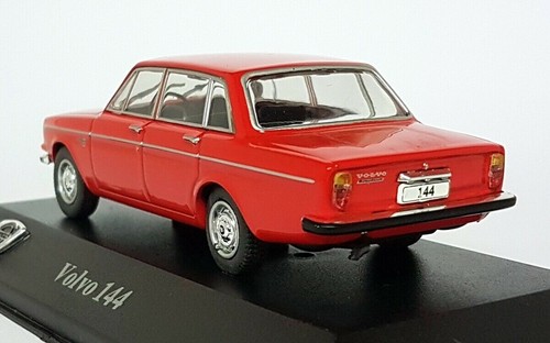 Atlas 1/43 - Volvo 144 Bright Red Diecast Model Car - Picture 4 of 4