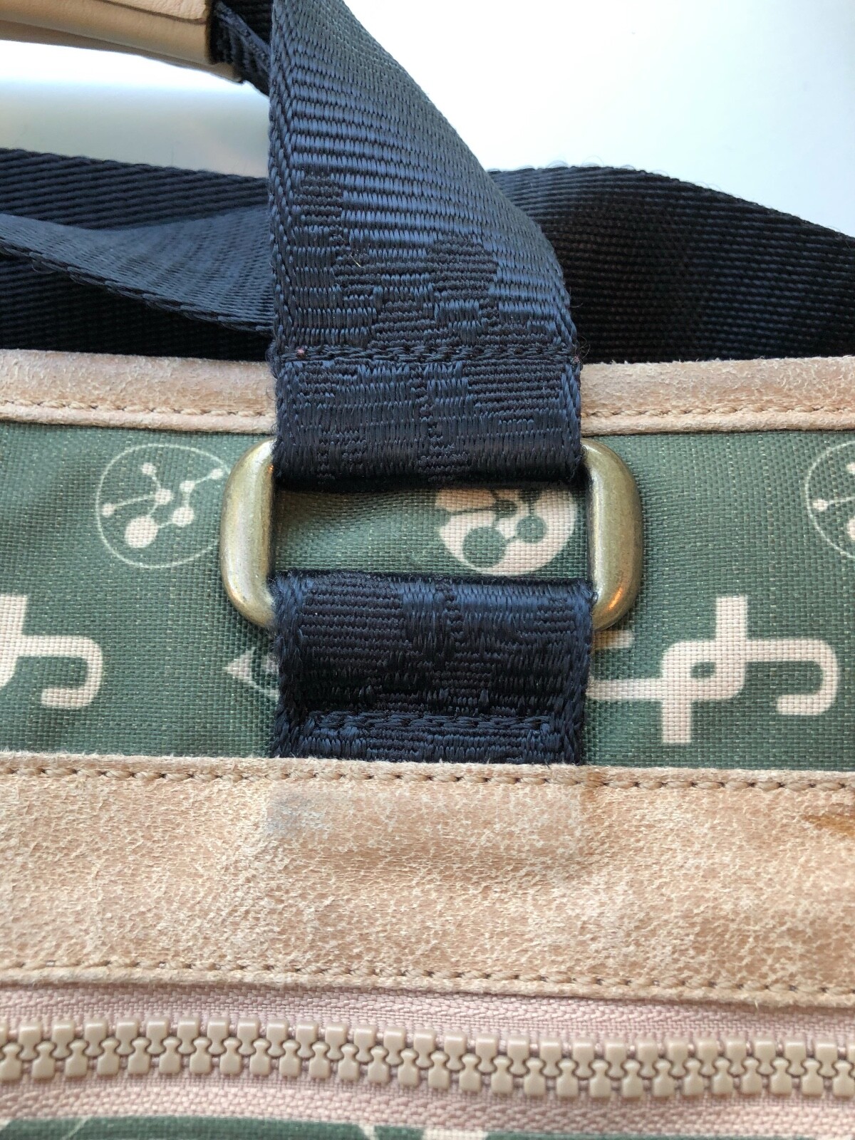 Foto 9 di 12