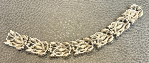 Vintage Crown TRIFARI AB Aurora Borealis Rhinestone Leaf Panel Link Bracelet - Picture 10 of 13