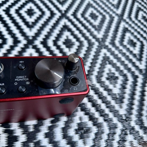 Focusrite Scarlett 2i2 3. Generation USB-C Audio Interface Box Top Zustand - Bild 3 von 6