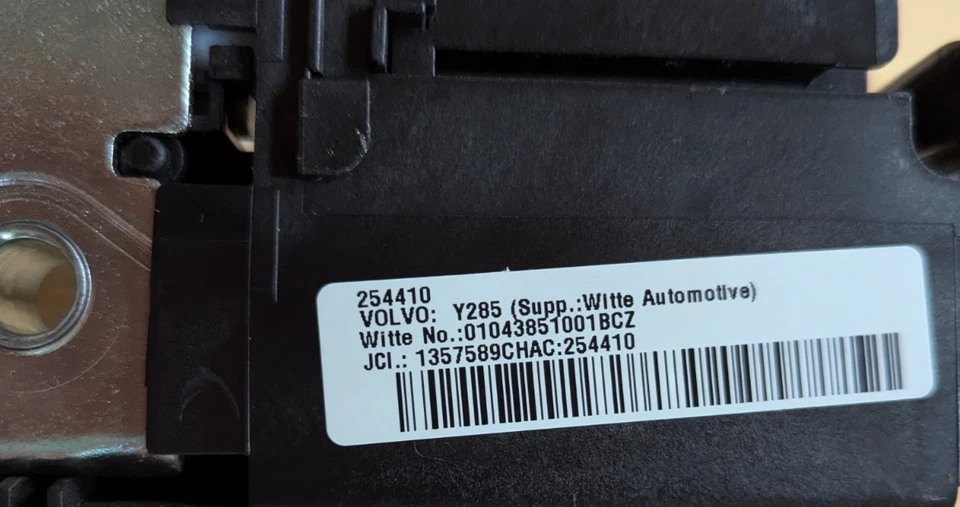 OEM Volvo V60, V70, XC60, XC70 asiento trasero plegable negro pestillo izquierdo derecho con cubiertas Foto 4 de 4