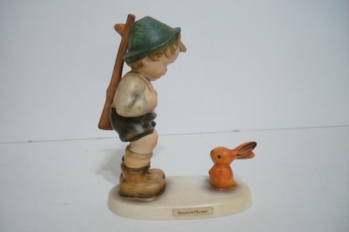 M.I. vintage Statuina porcellana Hummel "SENSITIVE HUNTER" #6/0 - Foto 3 di 18