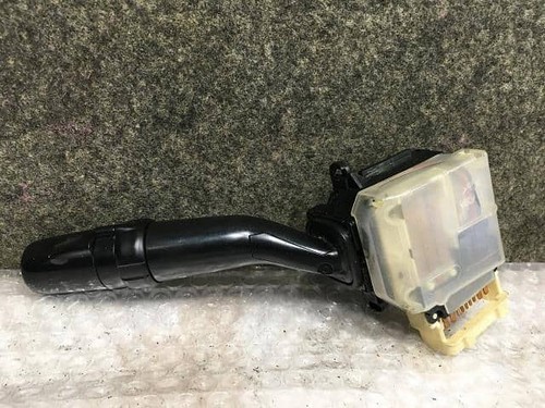 TOYOTA Chaser 1996 E-GX100 Switch [Used] [PA106751369] - Picture 3 of 4