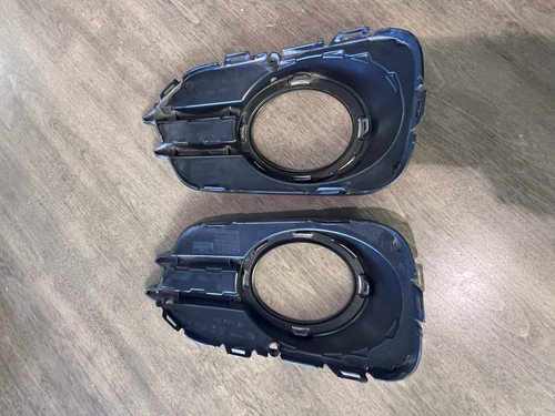 2016 Volkswagen Tiguan Used fog Light Trim Covers  - Picture 2 of 3