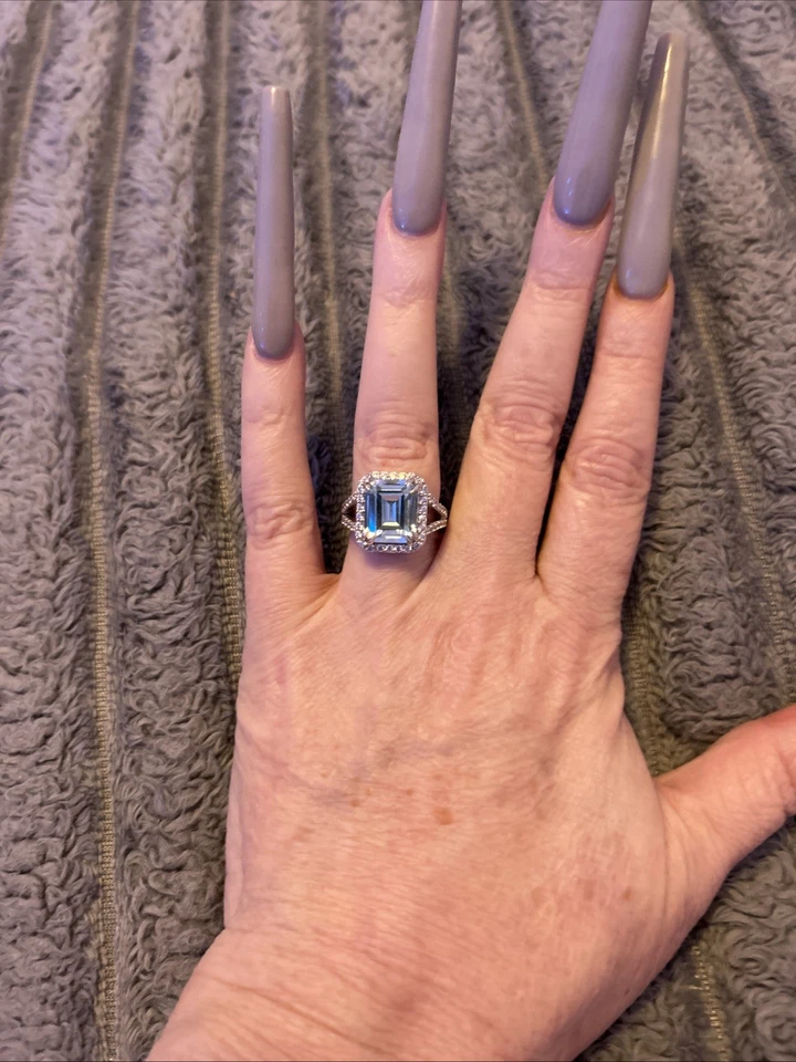 Ring Sz 7 Aquamarine Lab Stone In Sterling 925 With Teeny Tiny Diamonds Ea Side! - Image 3 of 3