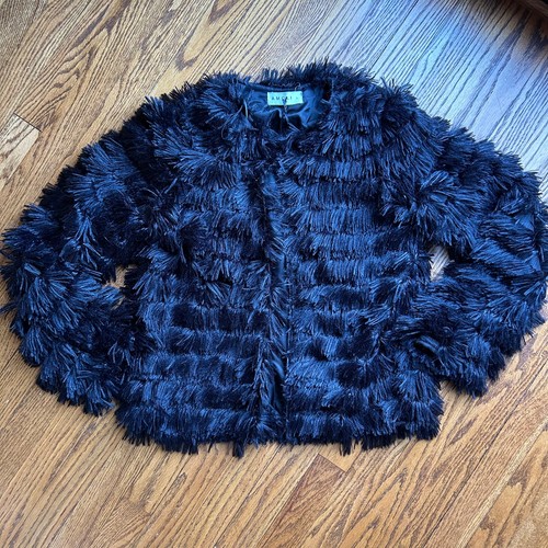 Abrigo de piel sintética Amoli Flecos difusos Elegante Cárdigan Chaqueta Bolero Negro NUEVO Talla L - Imagen 2 de 9