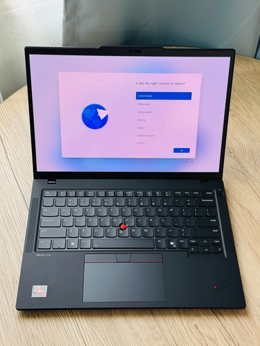 Lenovo ThinkPad P14s Gen 5 14" OLED/AMD Ryzen 7 Pro 8840HS/64GB RAM/1TB SSD