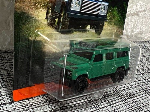 Matchbox Land Rover Series Land Rover Defender 110 Green - Picture 3 of 4