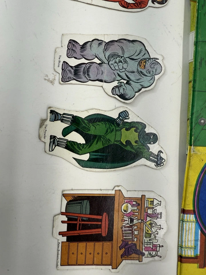 Juego desplegable vintage 1973 Ideal Amazing Spider Man con 5 figuras Foto 2 de 4