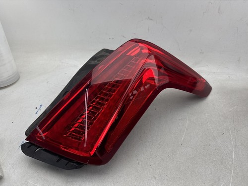 Used Right Tail Light Assembly fits: 2019 Cadillac Xt5 Right Grade A - Picture 2 of 3