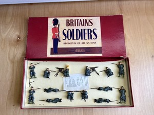 RARE-Vintage-Britains-Soldiers-Infantry-Of-The-Line-No-1383-14-Pcs-Belgium-Army