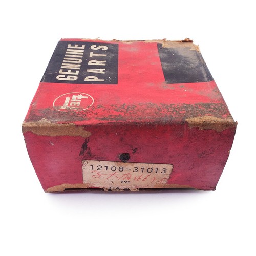 Toyota Hilux RN20 1972 – 1978 Cap Sub Assy Oil Filter NOS Genuine 12108-31013 - Picture 2 of 6