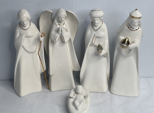 Dettaglio pregiata porcellana bianca dettaglio presepe presepe 8 figure nuove ** difettose*** - Foto 22 di 24