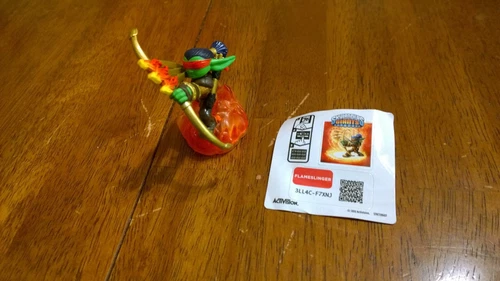 Flameslinger Figure Skylanders Spyro's Adventure Fire Element 