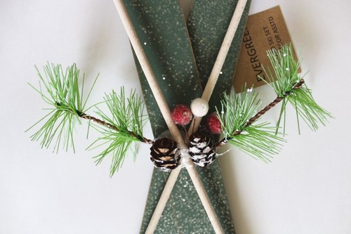 18" Wood Ski Set Christmas Wall Decoration, Red - Picture 5 of 9