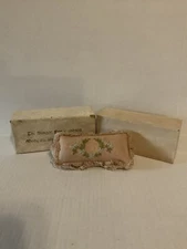 RARE- The Singer Pin Cushion made on SINGER MACHINES "Collectible"