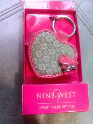 Nine West Heart Pink Brown Frame Photo Key Fob Keychain - Picture 3 of 8