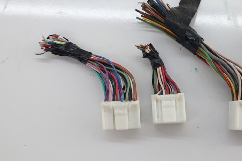 2008 LEXUS IS250 ENGINE COMPUTER MODULE ECU 89661-53B10 WIRE CONNECTORS PLUGS - Picture 2 of 5