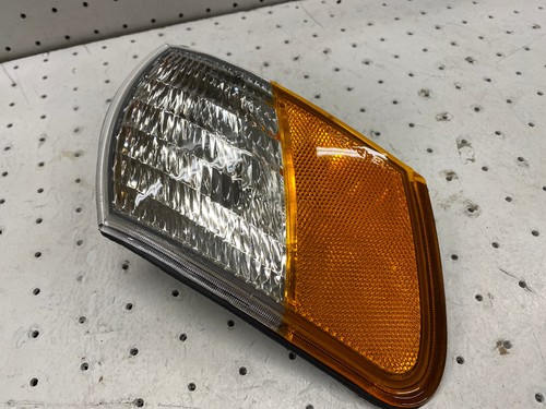 1992-1995 Ford Taurus Replacement Corner Lamp Passenger Right - Picture 7 of 12