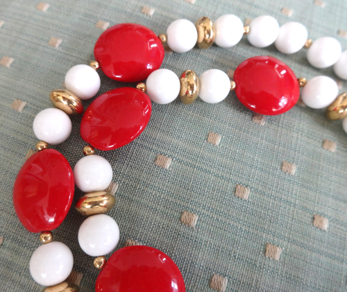 Vintage NEU TRIFARI 36" #4087 WH/ROT/GOLD PERLE & SCHEIBE HALSKETTE ACRYL LUCITE NEU MIT ETIKETT - Bild 7 von 12