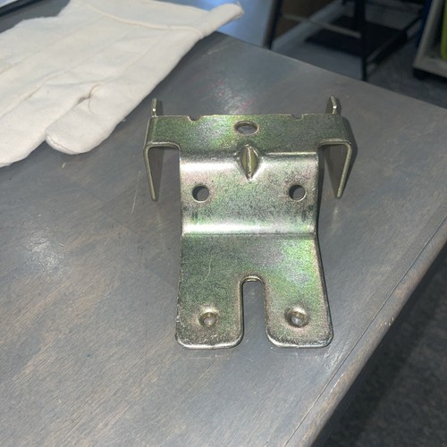 MTD 783-04848 Latch Plate SLT GT 2554 2550 2544 2542 1554 1550 Cub Cadet - Picture 4 of 5