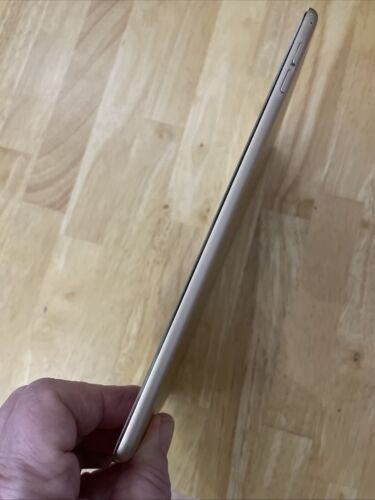 Apple ipad mini 4th generation 16GB, Gold, WiFi - Picture 4 of 13