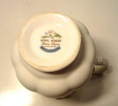 ROYAL ALBERT INGLATERRA Nueva CREMA "BRIGADOON" China de Hueso - Imagen 4 de 5