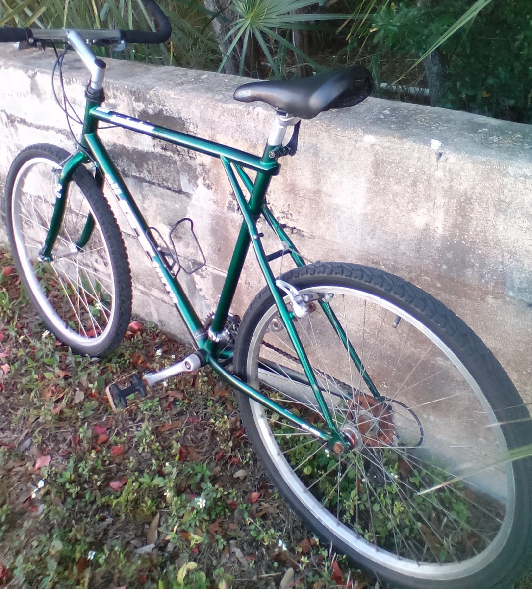 GTジーティーall terraヴィンテージoldmtbサドル1989年製 s-l1200.jpg