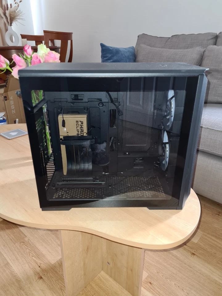 Phanteks P200A case with vertical GPU mount kit - Image 2 of 4