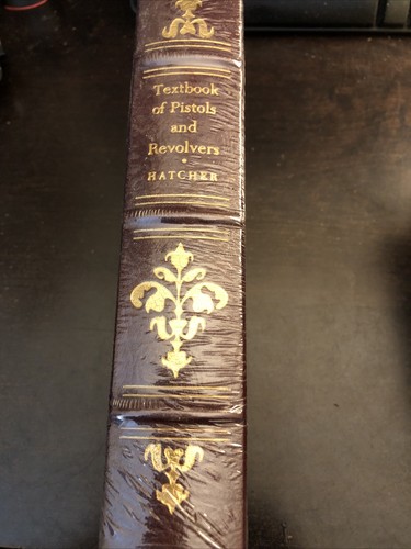 Textbook of Pistols and Revolvers by Julian Hatcher... - Imagen 1 de 4