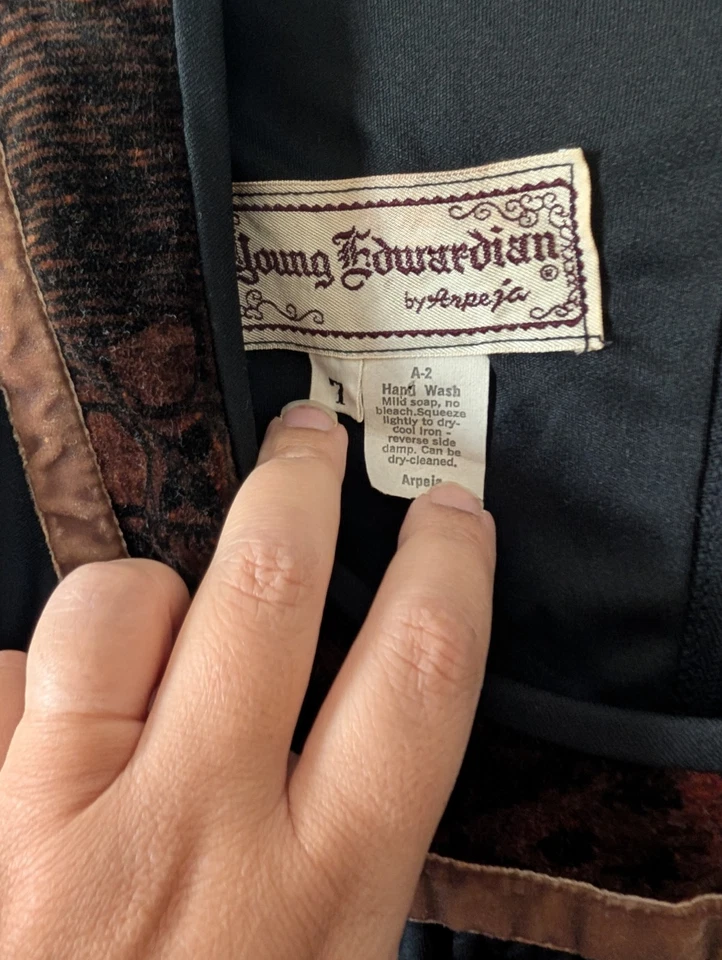 Vestido preto vintage jovem eduardiano por Arpeja romântico gótico bruxa veludo 7 pequenos - Imagem 3 de 4